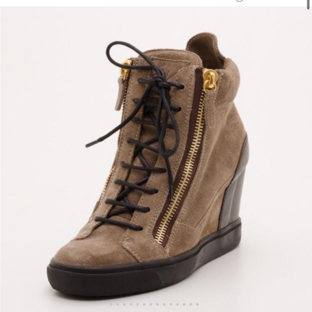 REMOVING TOMORROW Giuseppi Sneaker Heel Like New